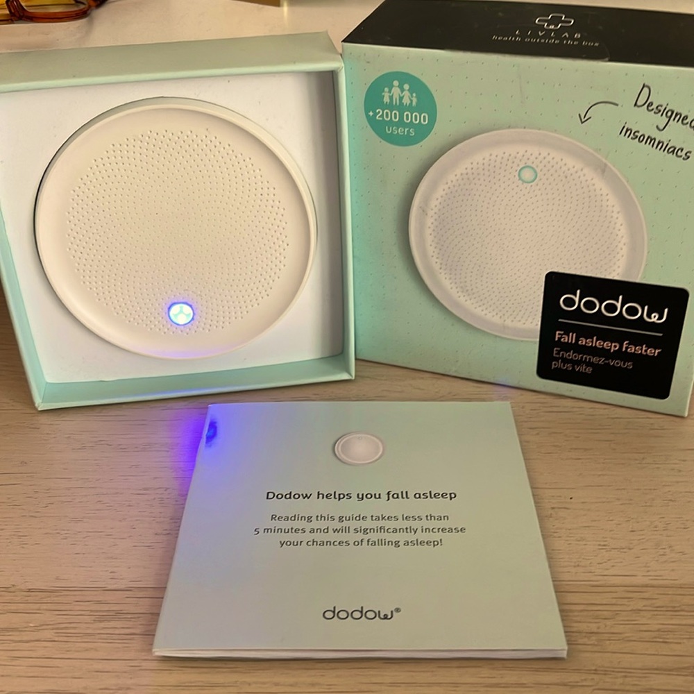 Dodow sleep aid device